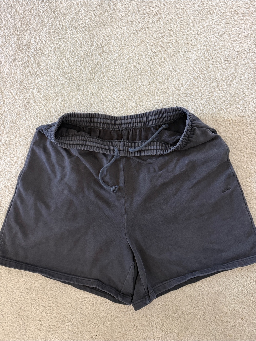Skims Boyfriend Shorts - Picture 3 of 3